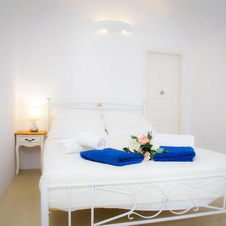 Linos Suites Emporio  Exterior photo