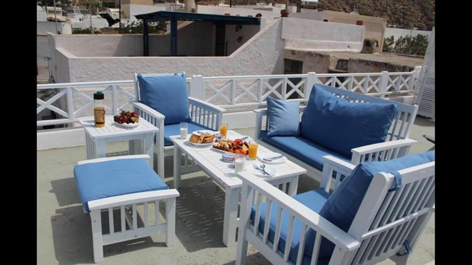 Linos Suites Emporio  Exterior photo